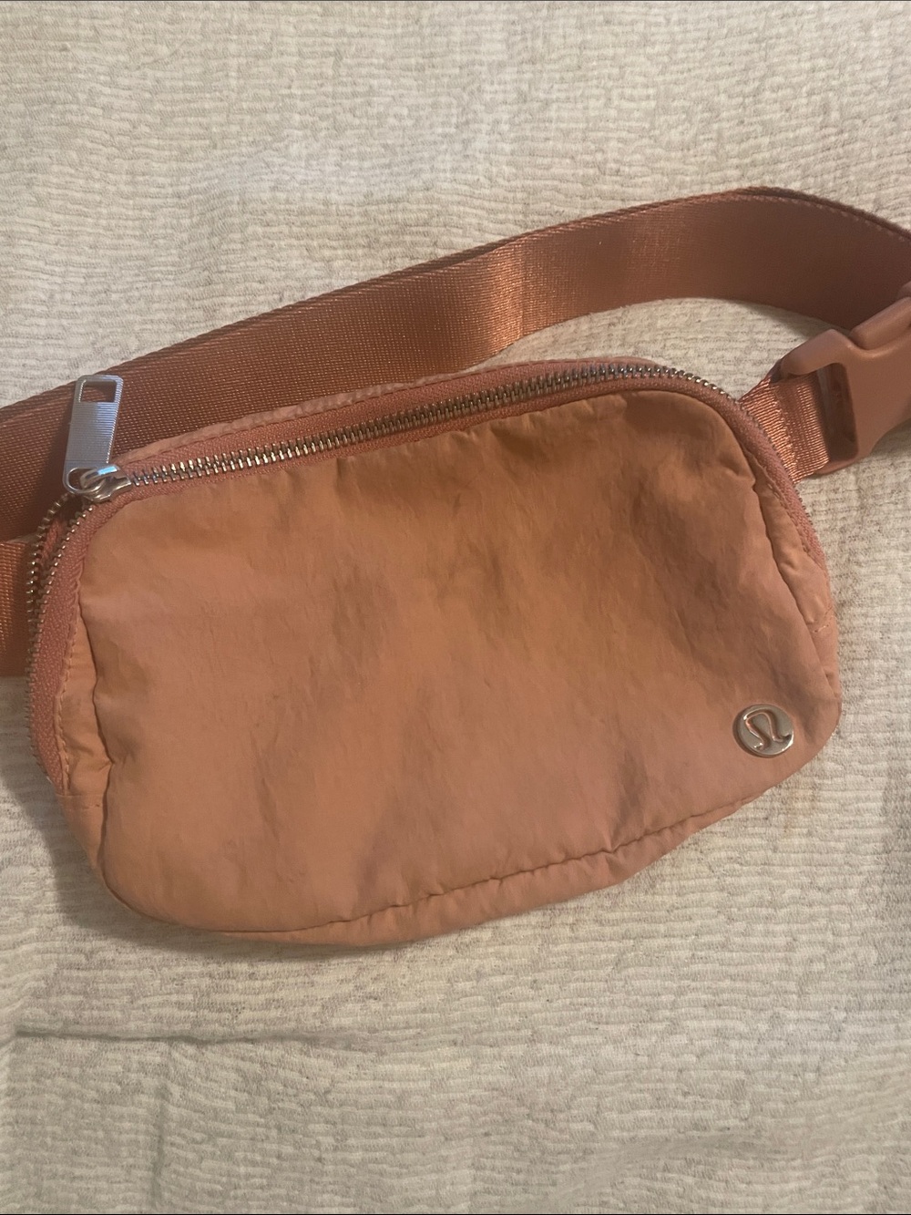 lululemon athletica coral belt bag